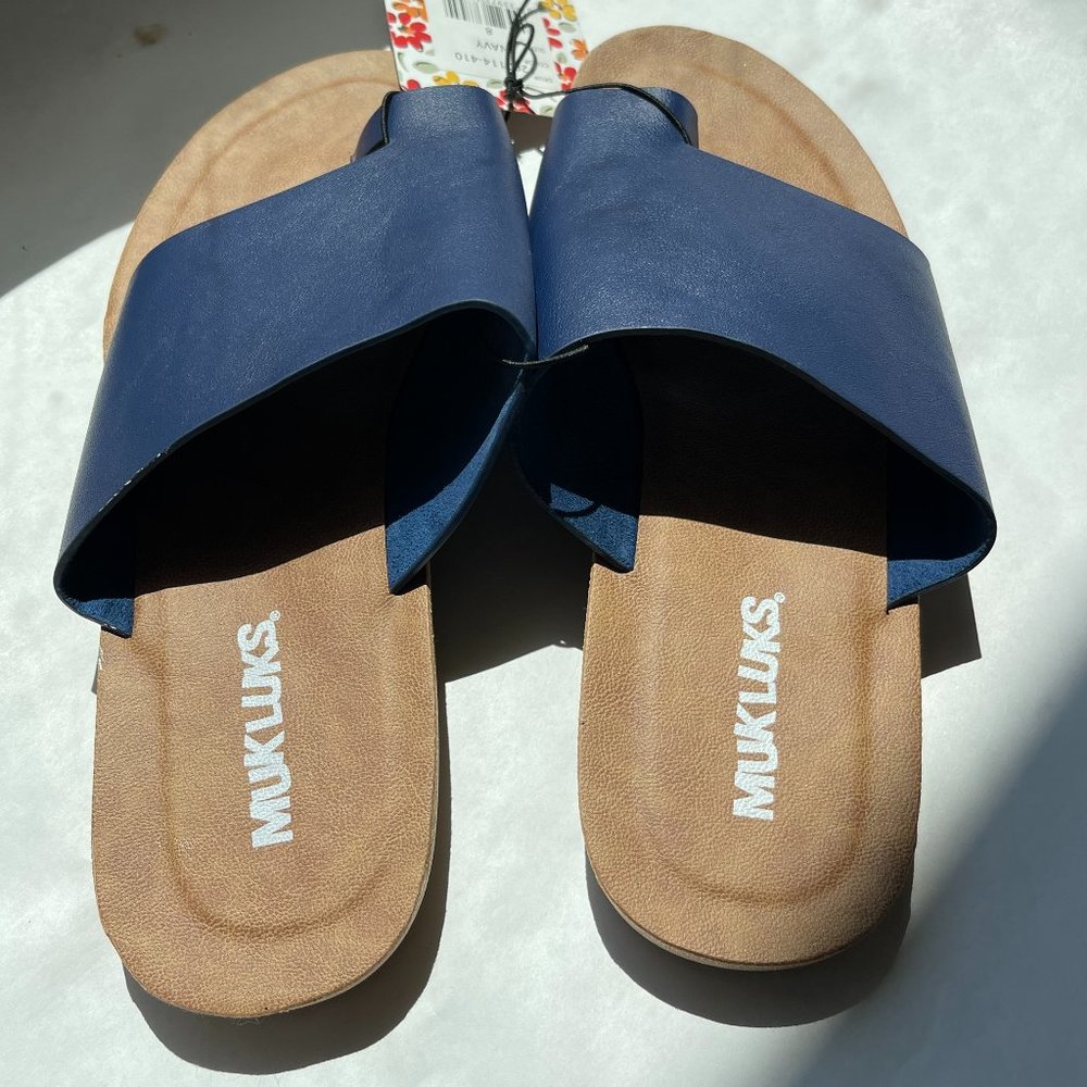 NWT Muk Luks sandals